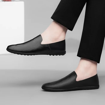 Мужская обувь 2023 года, высококачественная кожаная повседневная обувь без застежки, весна и осень, однотонная лаконичная повседневная рабочая деловая обувь на низком каблуке