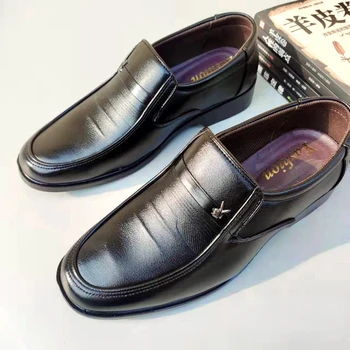 Брендовая мужская кожаная официальная деловая обувь Мужские офисные туфли на плоской подошве Оксфордские дышащие туфли для вечеринки, годовщины свадьбы, новинка 2023 года